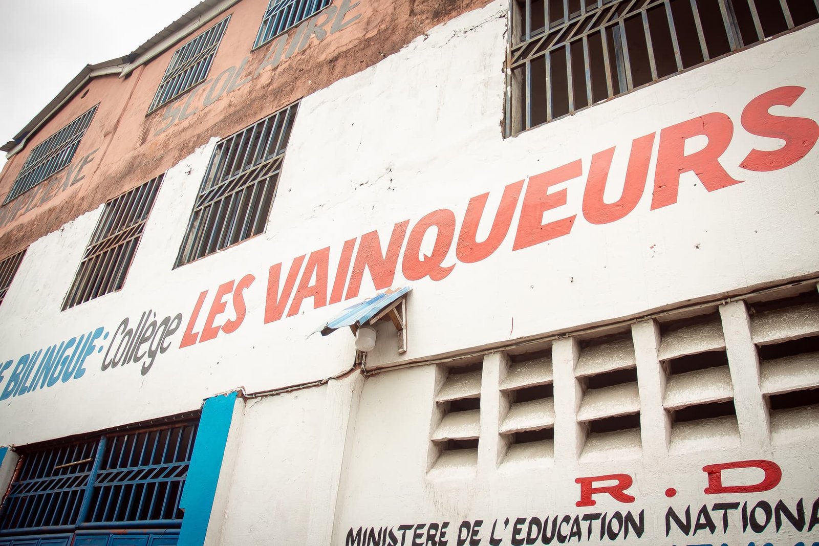 Façade du bâtiment du Collège Les Vainqueurs